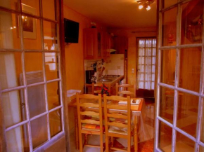Cottage in Vaires sur Marne with garden